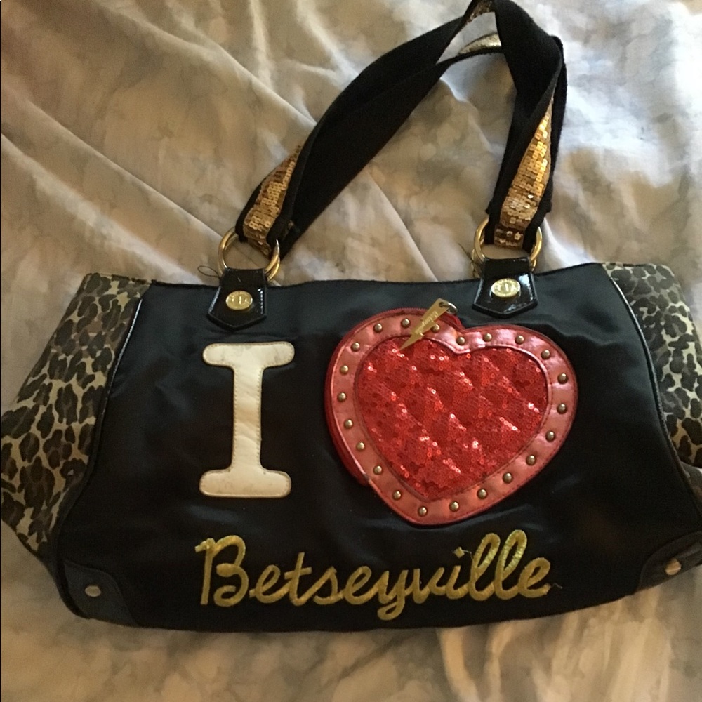 Betseyville fabric purse
